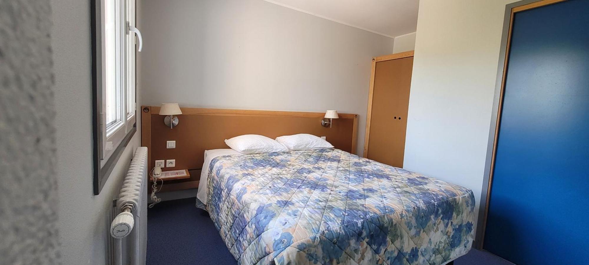 Logis Hotel Restaurant Le Cygne Yssingeaux Dış mekan fotoğraf